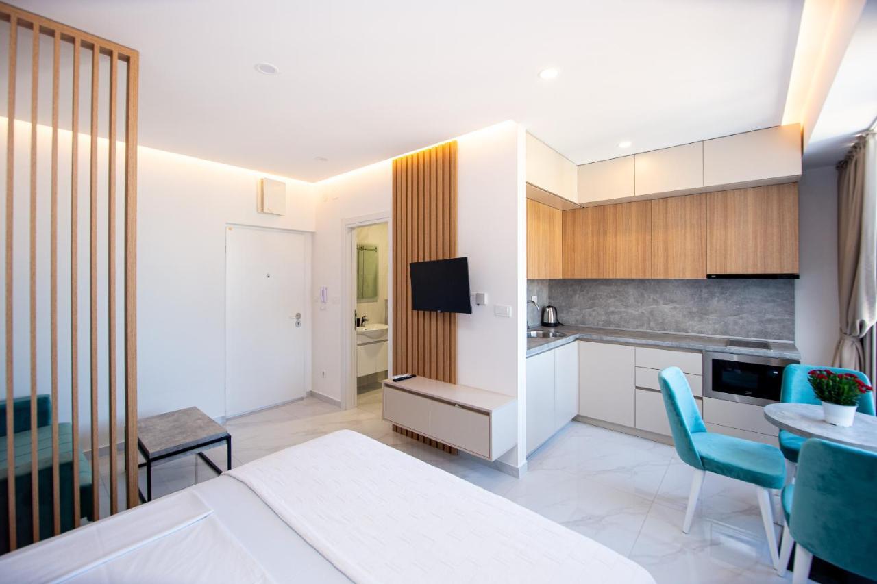 Aura Tower Aparments By In Property Rafailovići Eksteriør billede