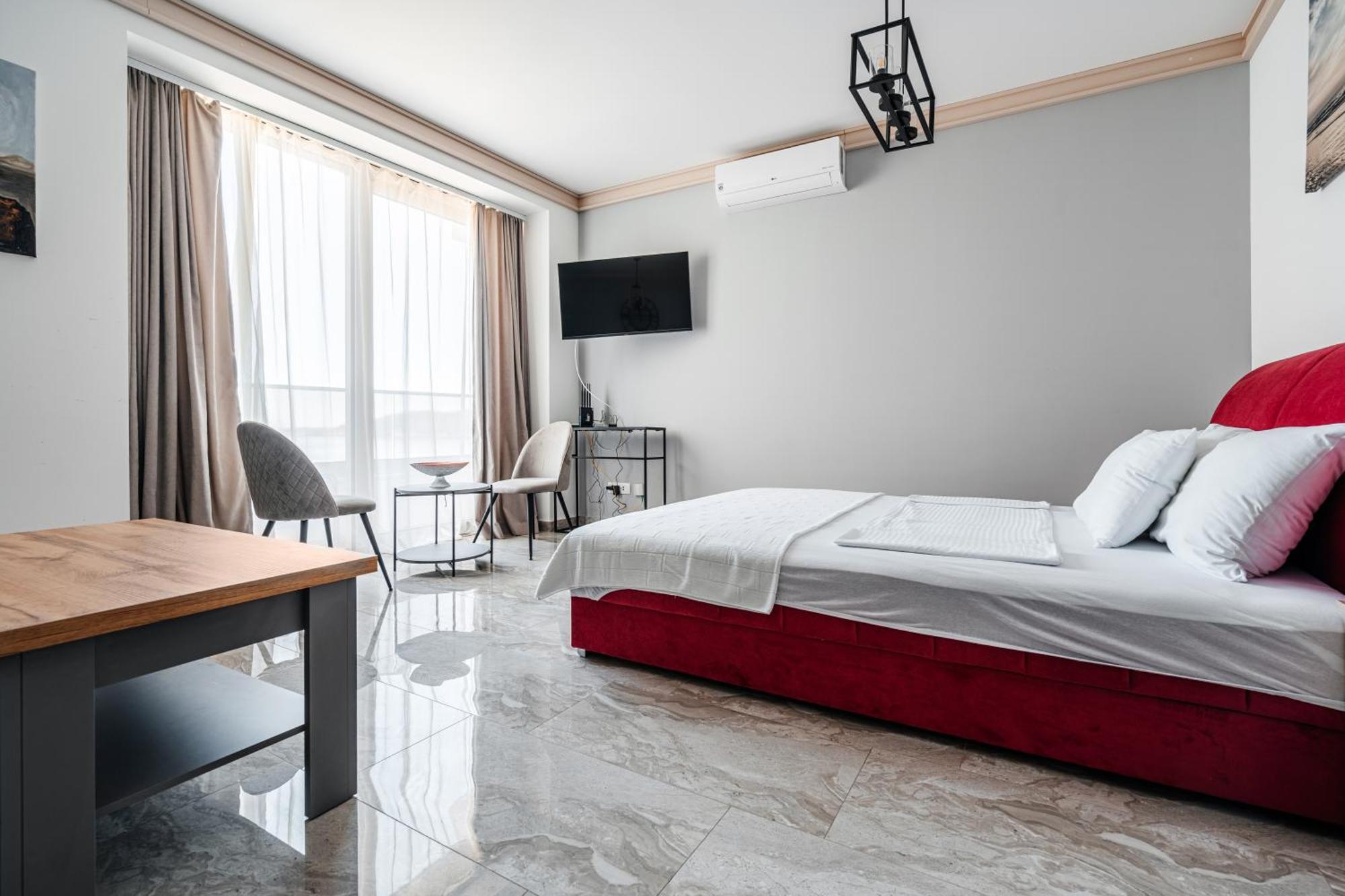 Aura Tower Aparments By In Property Rafailovići Eksteriør billede