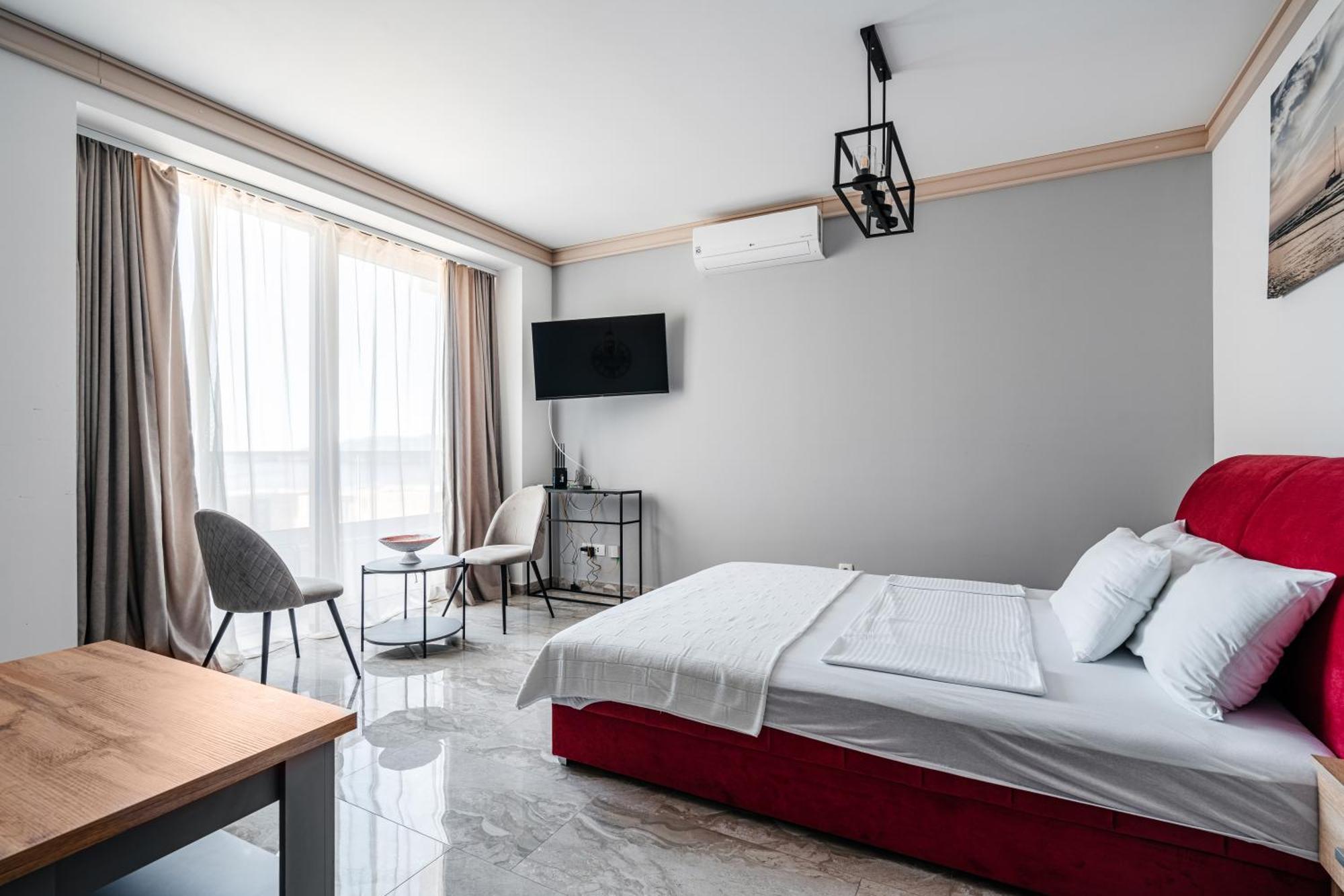 Aura Tower Aparments By In Property Rafailovići Eksteriør billede