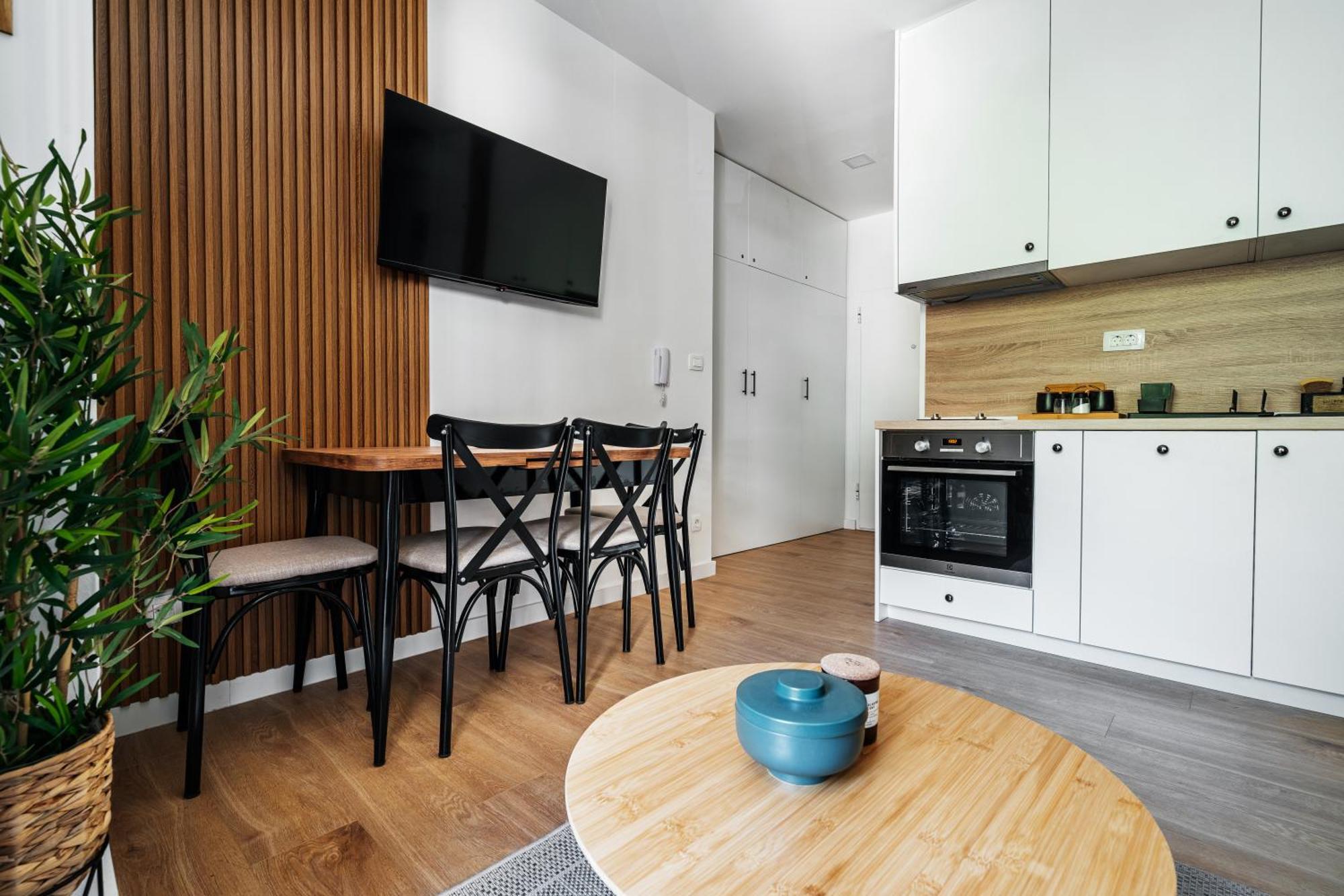 Aura Tower Aparments By In Property Rafailovići Eksteriør billede